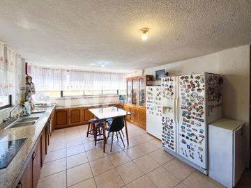 Casa con piscina de venta en Cumbayá La Primavera