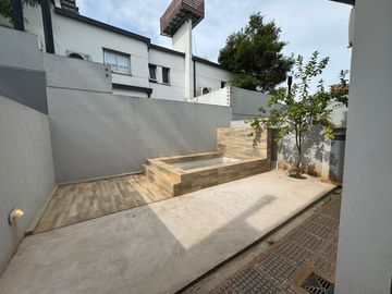 Duplex de 3 dormitorios en barrio cerrado Lomas de Alem
