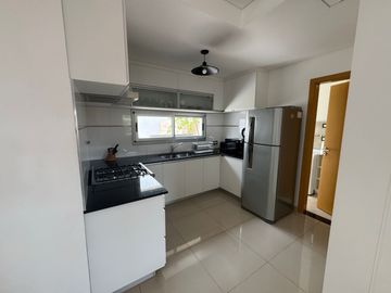 Duplex de 3 dormitorios en barrio cerrado Lomas de Alem