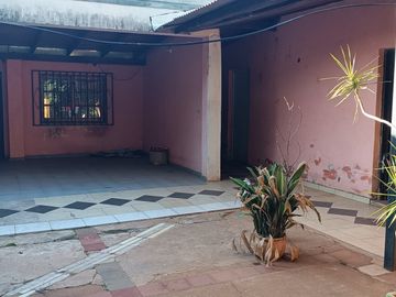CASA A RECICLAR EN ZONA DE AV. LAVALLE Y CABRED. POSADAS, MISIONES. VENTA
