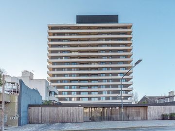 Departamento en venta en La Lucila - Vista al río y cochera