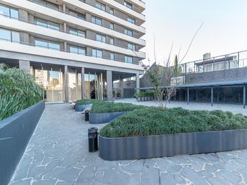 Departamento en venta en La Lucila - Vista al río y cochera