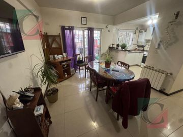 Departamento 2 ambientes con balcon