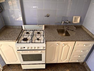 Departamento en venta de 2 ambientes con cochera en Caballito