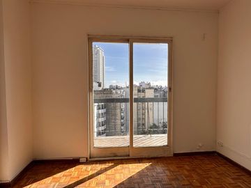 Departamento en venta de 2 ambientes con cochera en Caballito