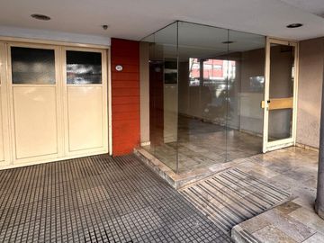 Departamento en venta de 2 ambientes con cochera en Caballito