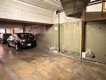 Departamento en venta de 2 ambientes con cochera en Caballito