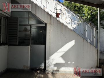 Casa 4 ambientes con independencia en Ituzaingó Norte