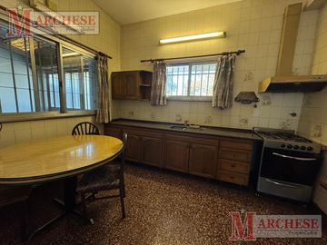 Casa 4 ambientes con independencia en Ituzaingó Norte