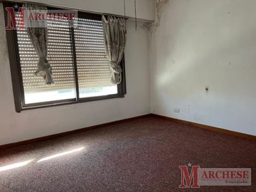 Casa 4 ambientes con independencia en Ituzaingó Norte