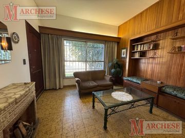 Casa 4 ambientes con independencia en Ituzaingó Norte
