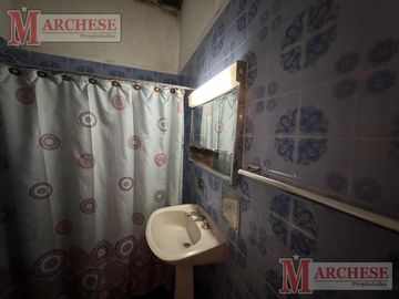 Casa 4 ambientes con independencia en Ituzaingó Norte