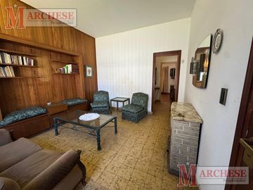 Casa 4 ambientes con independencia en Ituzaingó Norte