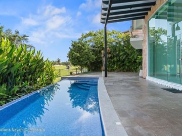 Casa de lujo en venta en El Tigre Nuevo Vallarta con vista al golf