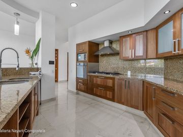 Casa de lujo en venta en El Tigre Nuevo Vallarta con vista al golf