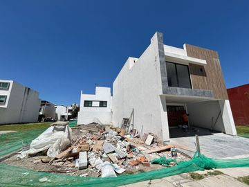 VENTA DE CASA NUEVA EN LA ANTIGUA CEMENTERA 5 RECAMARAS (SOTANO)