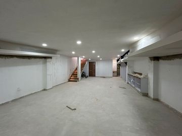 VENTA DE CASA NUEVA EN LA ANTIGUA CEMENTERA 5 RECAMARAS (SOTANO)