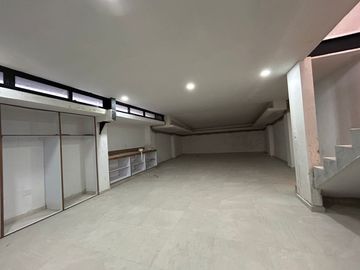VENTA DE CASA NUEVA EN LA ANTIGUA CEMENTERA 5 RECAMARAS (SOTANO)