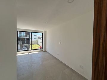 VENTA DE CASA NUEVA EN LA ANTIGUA CEMENTERA 5 RECAMARAS (SOTANO)