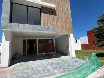 VENTA DE CASA NUEVA EN LA ANTIGUA CEMENTERA 5 RECAMARAS (SOTANO)