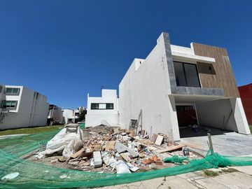 VENTA DE CASA NUEVA EN LA ANTIGUA CEMENTERA 5 RECAMARAS (SOTANO)