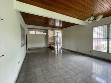 Venta de Casa de esquina en Penonomé, Calle Damián Carles.