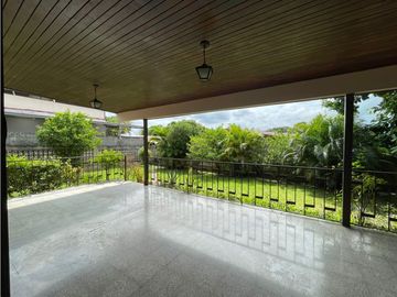 Venta de Casa de esquina en Penonomé, Calle Damián Carles.