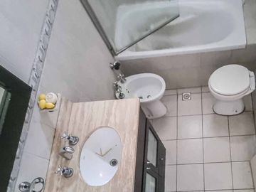 Venta departamento dos amb. con cochera San Isidro