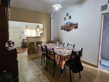 VENTA CASA 5 AMBIENTES RAMOS MEJIA LOTE PROPIO