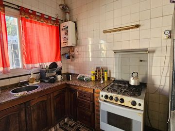 VENTA CASA 5 AMBIENTES RAMOS MEJIA LOTE PROPIO