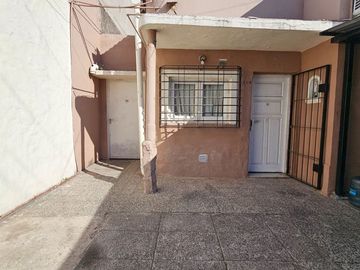 VENTA CASA 5 AMBIENTES RAMOS MEJIA LOTE PROPIO