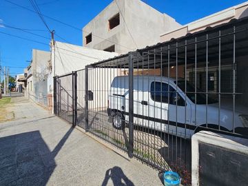 VENTA CASA 5 AMBIENTES RAMOS MEJIA LOTE PROPIO