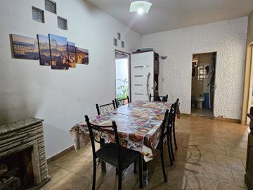 VENTA CASA 5 AMBIENTES RAMOS MEJIA LOTE PROPIO