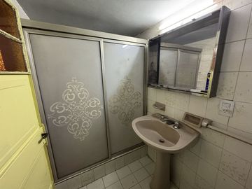 VENTA PH  5 AMB FLORES S/EXPENSAS PATIO Y TERRAZA