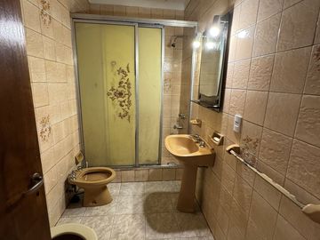 VENTA PH  5 AMB FLORES S/EXPENSAS PATIO Y TERRAZA