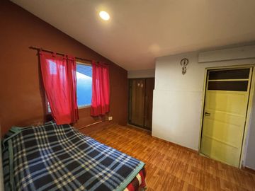 VENTA PH  5 AMB FLORES S/EXPENSAS PATIO Y TERRAZA