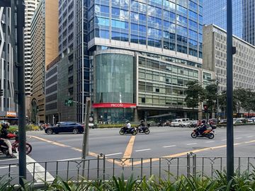 Unlimited coworking access in Regus PBCom Tower