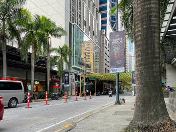 Move into ready-to-use office space for 15 employees in Regus Marco Polo