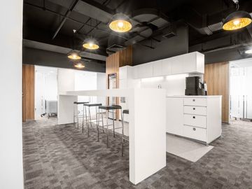 Move into ready-to-use office space for 15 employees in Regus Marco Polo