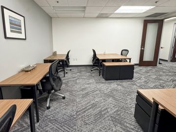 Serviced office space for 15 employees in Regus Nepo Center