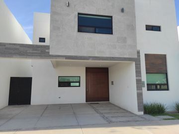 Casa Nueva en Venta en Del Arbol, Torreon, Coahuila.