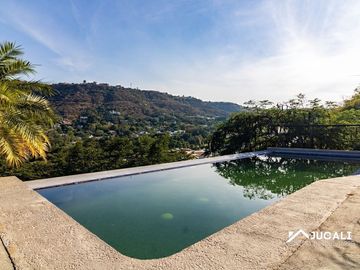 Casa en venta con alberca con vista campo de golf en Las Cañadas, Zapopan