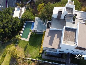 Casa en venta con alberca con vista campo de golf en Las Cañadas, Zapopan