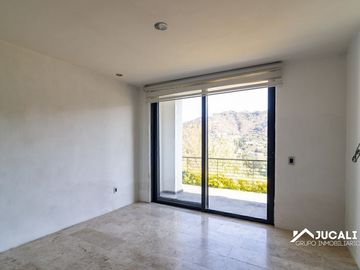 Casa en venta con alberca con vista campo de golf en Las Cañadas, Zapopan