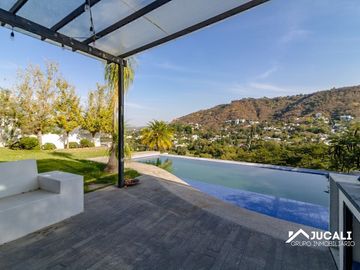 Casa en venta con alberca con vista campo de golf en Las Cañadas, Zapopan