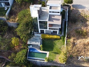 Casa en venta con alberca con vista campo de golf en Las Cañadas, Zapopan