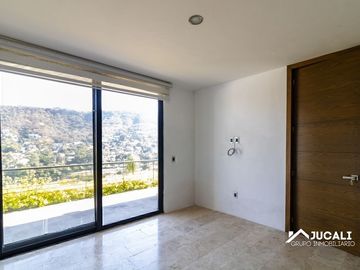 Casa en venta con alberca con vista campo de golf en Las Cañadas, Zapopan