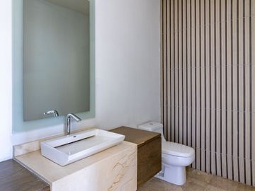 Casa en venta con alberca con vista campo de golf en Las Cañadas, Zapopan