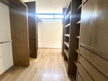 Casa en venta con alberca con vista campo de golf en Las Cañadas, Zapopan