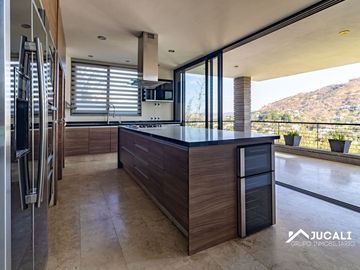 Casa en venta con alberca con vista campo de golf en Las Cañadas, Zapopan